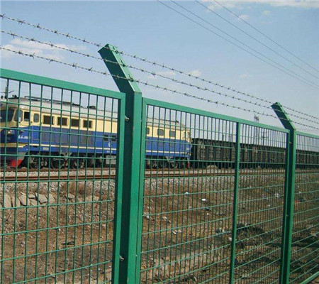 铁路护栏